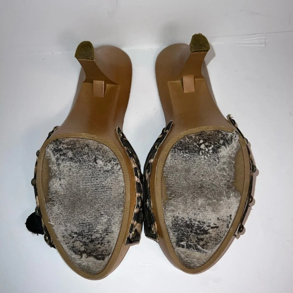 Madden Girl, Kizzez, 8, open toe 3.75”clog , stud animal print, 3D black flower - Picture 12 of 12